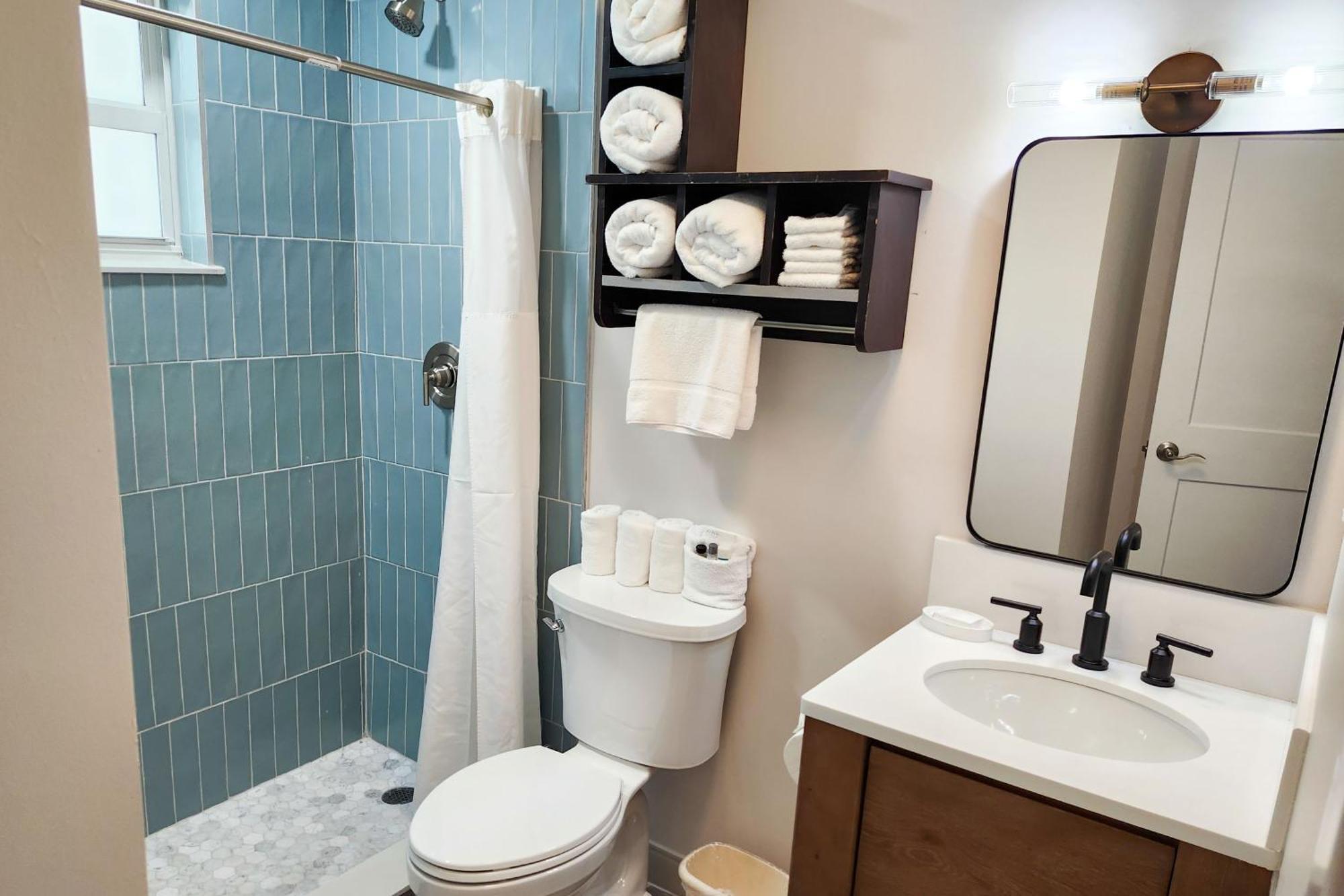 Two-Bedroom Suite,1697918566:JPEG